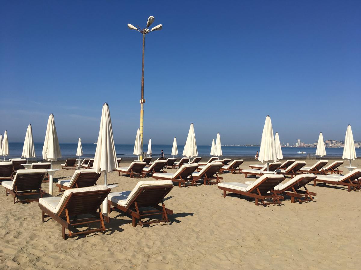 Sun&Sea Apartment Durres Bagian luar foto