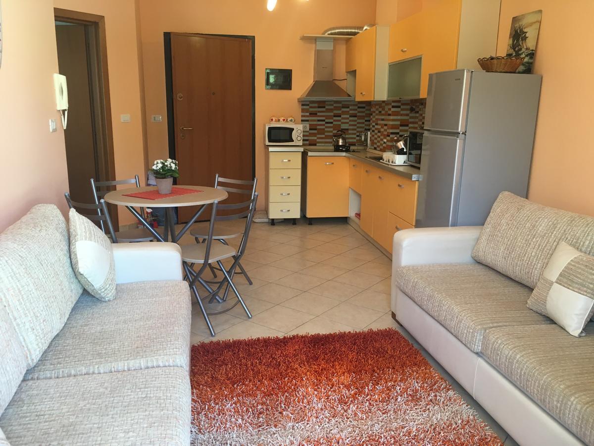 Sun&Sea Apartment Durres Bagian luar foto