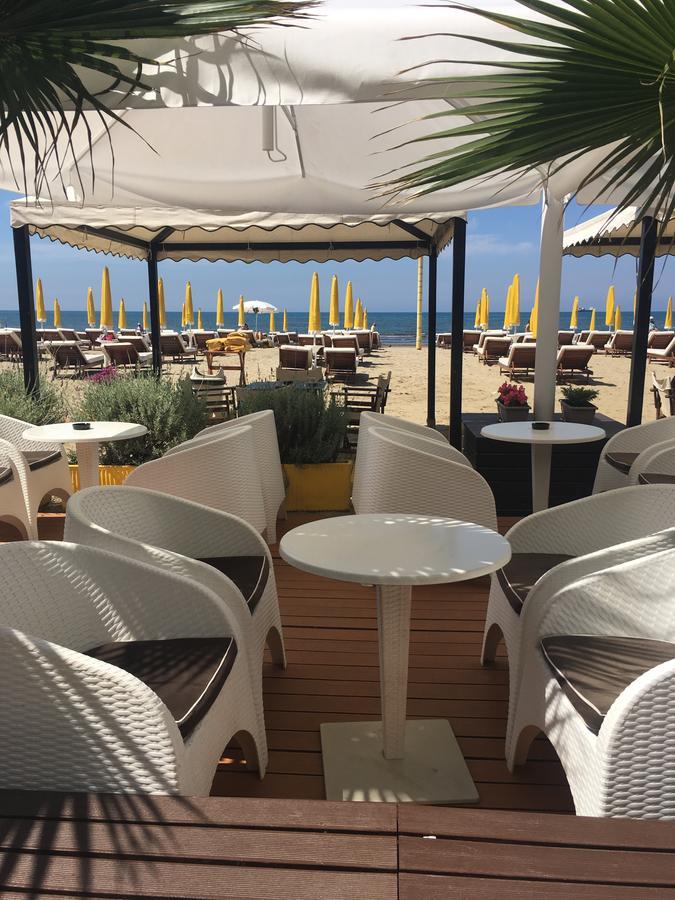 Sun&Sea Apartment Durres Bagian luar foto